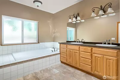 6301 Sahalee Court, Clinton, WA 98236 - Photo 35