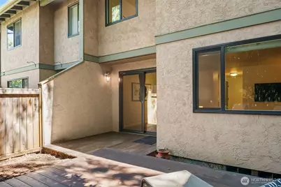 10037 NE 138th Place #D7, Kirkland, WA 98034 - Photo 17