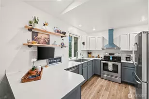 90 E Treasure Island Dr, Allyn, WA 98524 - Photo 9