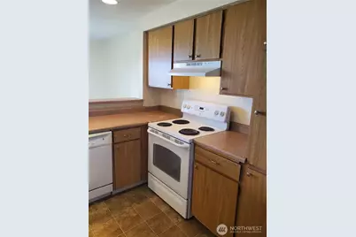 1725 W Sunn Fjord #J-101, Bremerton, WA 98312 - Photo 3