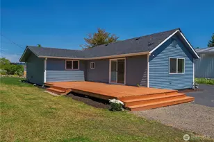 1922 NE Fir St, Keyport, WA 98345 - Photo 3