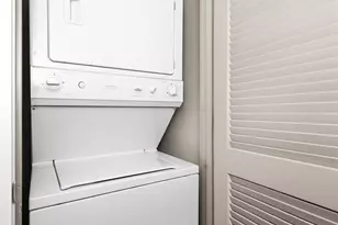 910 Lenora St, Seattle, WA 98121 - Photo 21