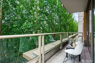 910 Lenora St, Seattle, WA 98121 - Photo 23