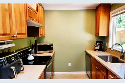 17017 10th Avenue NE, Shoreline, WA 98155 - Photo 3