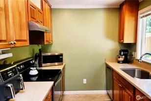 17017 10th Ave NE, Shoreline, WA 98155 - Photo 3