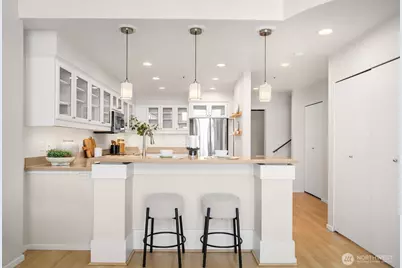 2400 8th Avenue N #2, Seattle, WA 98109 - Photo 11