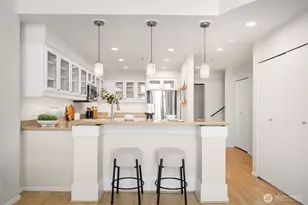 2400 8th Ave N, Seattle, WA 98109 - Photo 11