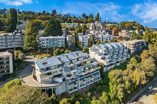 2400 8th Ave N, Seattle, WA 98109 - Photo 25