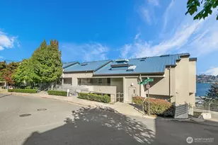 2400 8th Ave N, Seattle, WA 98109 - Photo 21