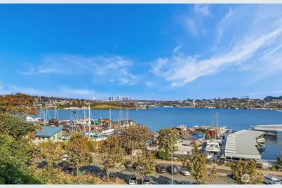 2400 8th Avenue N #2, Seattle, WA 98109 - Photo 23