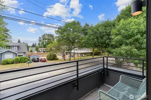 1327 N 185th St, Shoreline, WA 98133 - Photo 31