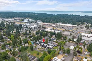 1323 N 185th St, Shoreline, WA 98133 - Photo 9