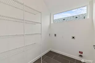 1323 N 185th St, Shoreline, WA 98133 - Photo 11