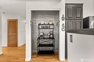 781 NE Woods Pl, Bremerton, WA 98311 - Photo 5