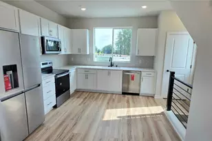 15901 23rd Ave NE, Marysville, WA 98271 - Photo 3