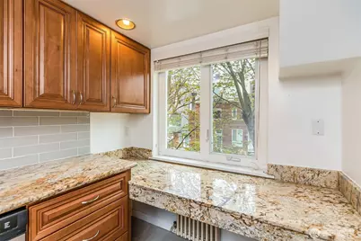 1800 Taylor Avenue N #305, Seattle, WA 98109 - Photo 7