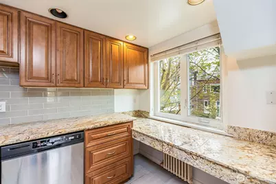 1800 Taylor Avenue N #305, Seattle, WA 98109 - Photo 9