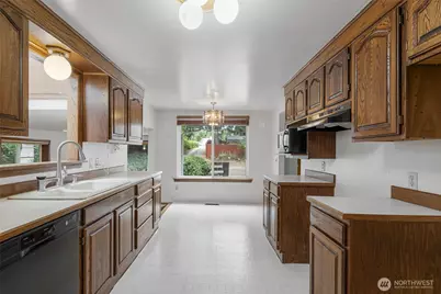 5531 NE 193rd Street, Kenmore, WA 98028 - Photo 9