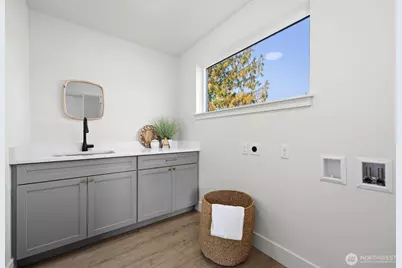 225 N 54th Place, Mount Vernon, WA 98273 - Photo 33