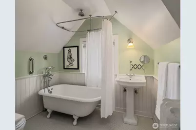 1617 Federal Avenue E, Seattle, WA 98102 - Photo 21