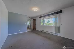 5735 NE 8th St, Renton, WA 98059 - Photo 11