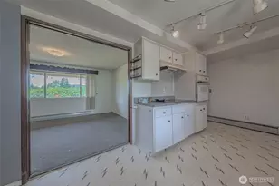 5735 NE 8th St, Renton, WA 98059 - Photo 15