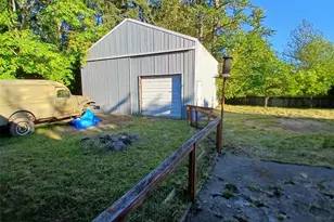 5735 NE 8th St, Renton, WA 98059 - Photo 35