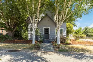 546 4th Ave SW, Castle Rock, WA 98611 - Photo 1