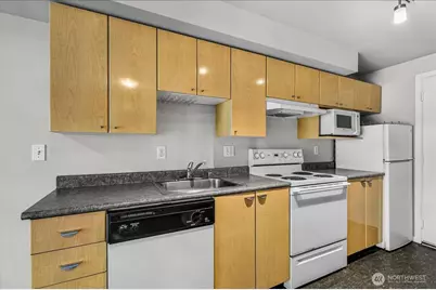 425 Vine Street #421, Seattle, WA 98121 - Photo 3