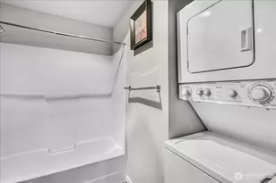 425 Vine St, Seattle, WA 98121 - Photo 9