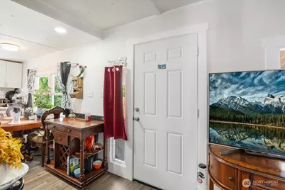 214 Holcomb Avenue #B8, Kelso, WA 98626 - Photo 5