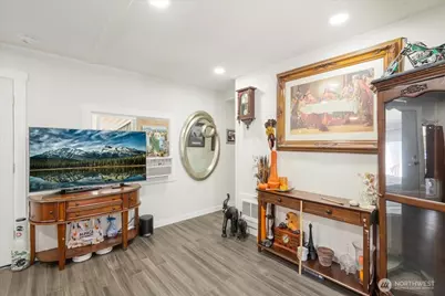 214 Holcomb Avenue #B8, Kelso, WA 98626 - Photo 9