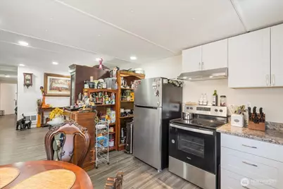 214 Holcomb Avenue #B8, Kelso, WA 98626 - Photo 13