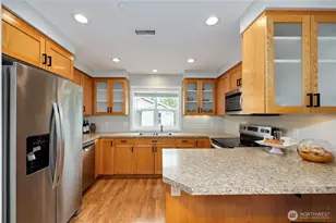 7701 Beacon Pl NE, Bremerton, WA 98311 - Photo 1