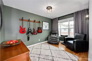 7701 Beacon Pl NE, Bremerton, WA 98311 - Photo 9