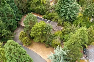 2305 88th Ave NE, Clyde Hill, WA 98004 - Photo 19