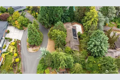 2305 88th Avenue NE, Clyde Hill, WA 98004 - Photo 15