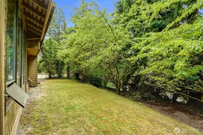 2305 88th Avenue NE, Clyde Hill, WA 98004 - Photo 9