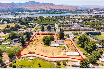 2731 Sunset Highway, East Wenatchee, WA 98802 - Photo 1