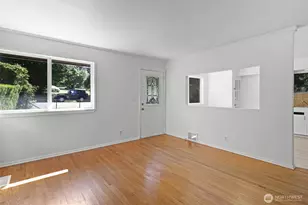 1521 Lake Ave S, Renton, WA 98055 - Photo 3