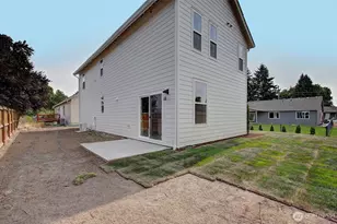 442 Washington St, Woodland, WA 98674 - Photo 33