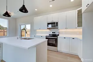 442 Washington St, Woodland, WA 98674 - Photo 15