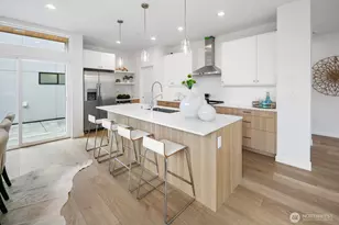 8833 Wallingford Ave N, Seattle, WA 98103 - Photo 3