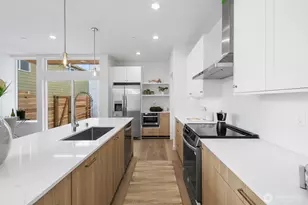 8833 Wallingford Ave N, Seattle, WA 98103 - Photo 13