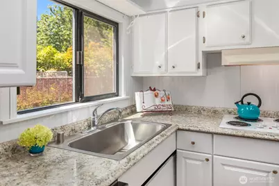 10019 215th Place SE, Snohomish, WA 98296 - Photo 9