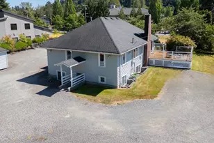 10516 E Riverside Dr, Bothell, WA 98011 - Photo 25