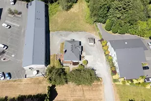 10516 E Riverside Dr, Bothell, WA 98011 - Photo 29