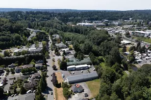 10516 E Riverside Dr, Bothell, WA 98011 - Photo 35