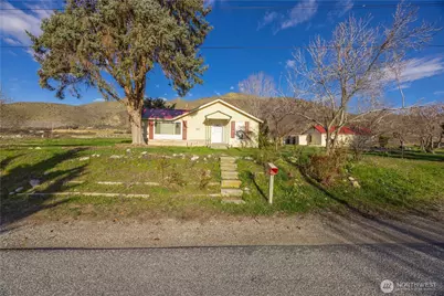 750 4th Street, Chelan, WA 98817 - Photo 1