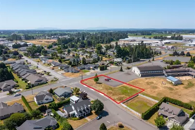 801 19th Street, Lynden, WA 98264 - Photo 3